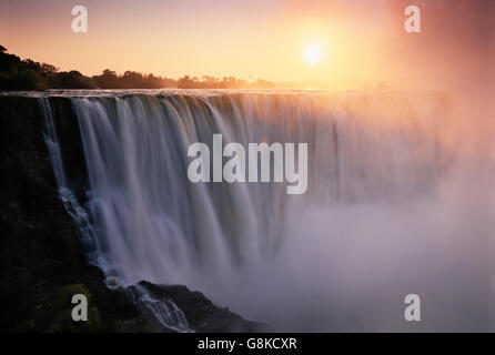 Viktoriafälle am Morgen, Sambesi, Simbabwe. Stockfoto