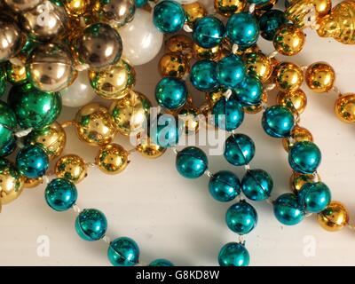 Makro-Fotografie von Karneval Perlen gesammelt an verschiedenen Paraden! Stockfoto