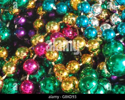 Makro-Fotografie von Karneval Perlen gesammelt an verschiedenen Paraden! Stockfoto