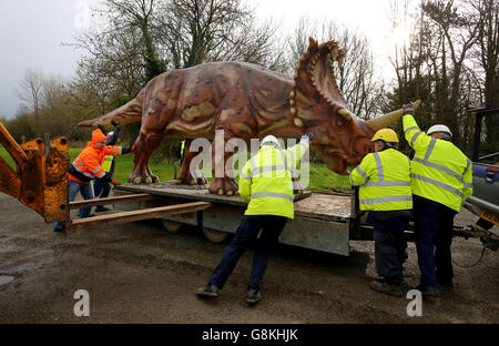 Dinosaurier-Lieferung im Port Lympne Wild Animal Park Stockfoto