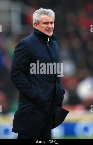 Stoke City gegen Everton - Barclays Premier League - Britannia Stadium. Stoke City Manager Mark Hughes beim Spiel der Barclays Premier League im Britannia Stadium, Stoke-on-Trent. Stockfoto