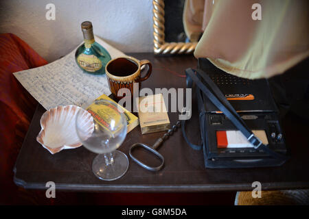 Liedtexte zu Voodoo Chile wurden im Schlafzimmer von Jimi Hendrix während der Pressevorschau des neuen Kulturerbes zu Ehren von Jimi Hendrix in der Wohnung, in der er zwischen 1968 und 1969 in der Brook Street in London wohnte, ausgestellt. Stockfoto