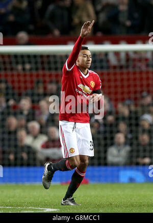 Jesse Lingard von Manchester United feiert das erste Tor seines Spielers während des Spiels in der Barclays Premier League in Old Trafford, Manchester. Stockfoto