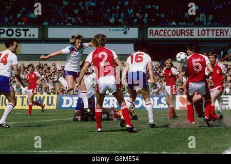 Fußball - Home International Championship - Wales V England - Racecourse Ground Stockfoto