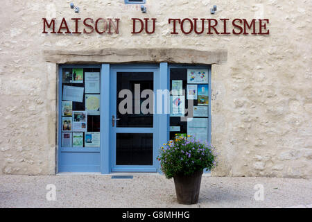 Touristeninformation in Charroux, Allier, Auvergne. (Charroux gilt als eines der schönsten Dörfer in Frankreich) Stockfoto