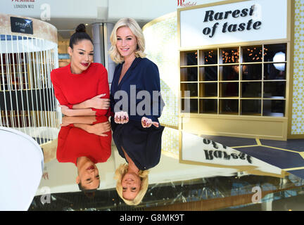 Sarah-Jane Crawford und Denise Van Outen bei der Eröffnung von Indulgence im Westfield London, das von der Food Experiential Agentur Conditionment Junkie kuratiert und in Zusammenarbeit mit M&S. präsentiert wurde Stockfoto