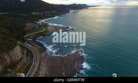 Der Sea Cliff Bridge ist eine ausgewogene Cantilever-Brücke befindet sich in der nördlichen Illawarra Region New South Wales, Australien. Stockfoto