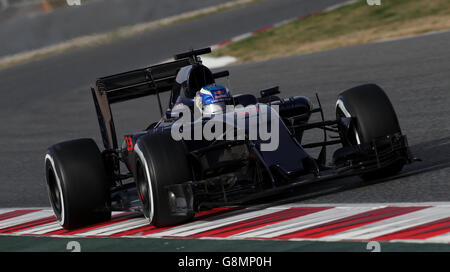 2016 Tests - Tag zwei - Circuit de Catalunya. Torro Rossos Max Verstappen testet am zweiten Tag vor der Formel-1-Saison 2016 auf dem Circuit de Catalunya in Barcelona. Stockfoto