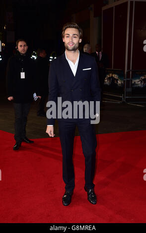 Douglas Booth bei der Europa-Premiere von Pride and Prejudice and Zombies im Vue West End in Leicester Square, London. DRÜCKEN Sie VERBANDSFOTO. Bilddatum: Montag, 1. Februar 2016. Bildnachweis sollte lauten: Ian West/PA Wire Stockfoto