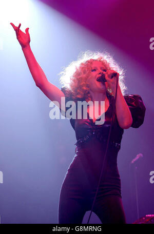 VFestival, Hylands Park. Goldfrapp tritt in der JJB Arena auf. Stockfoto