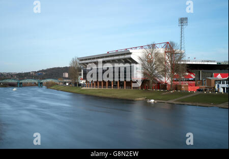 Eine allgemeine Ansicht des City Ground, Heimat des Nottingham Forest. Stockfoto