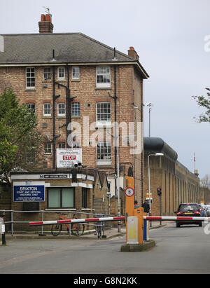 Der Haupteingang zu HMP Brixton, ein Resettlement Gefängnis, Unterkunft Kategorie C/D Gefangene in Süd-London. Stockfoto