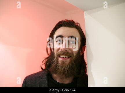 Fast schön - Keaton Henson - Alkin Ausstellungsraum Stockfoto