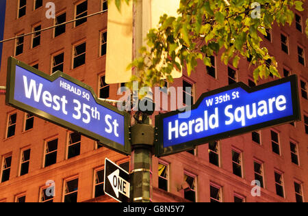 Straße Zeichen, West 35th Street, Herald Square, Manhattan, New York City, USA Stockfoto