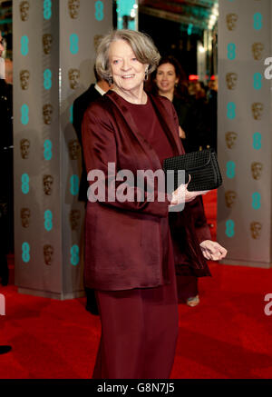 Dame Maggie Smith nimmt an den EE British Academy Film Awards im Royal Opera House, Bow Street, London Teil. DRÜCKEN SIE VERBANDSFOTO. Bilddatum: Sonntag, 14. Februar 2016. Siehe PA Story SHOWBIZ BAFTAs. Das Foto sollte lauten: Yui Mok/PA Wire Stockfoto