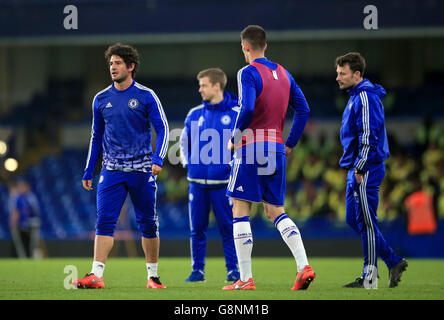 Chelsea gegen Manchester City - Emirates FA Cup - Fünfte Runde - Stamford Bridge. Chelsea's Alexandre Pato (links) beim Aufwärmen mit Teamkollegen nach dem Emirates FA Cup, fünfter Runde in Stamford Bridge, London. Stockfoto