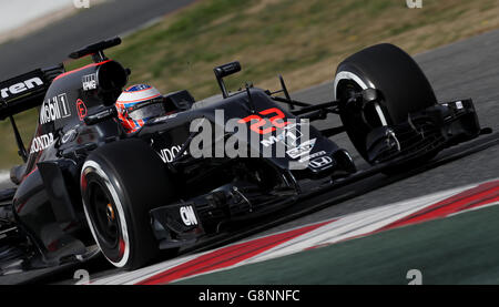 Die Jenson-Taste von McLaren Honda während des ersten Testtages auf dem Circuit de Catalunya in Barcelona. Stockfoto