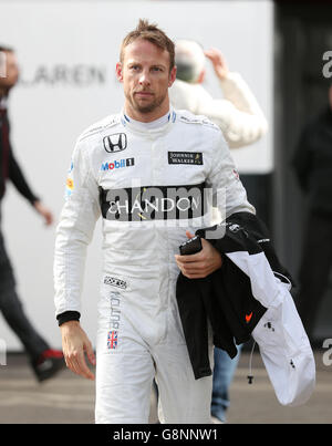 Die Jenson-Taste von McLaren Honda während des ersten Testtages auf dem Circuit de Catalunya in Barcelona. Stockfoto