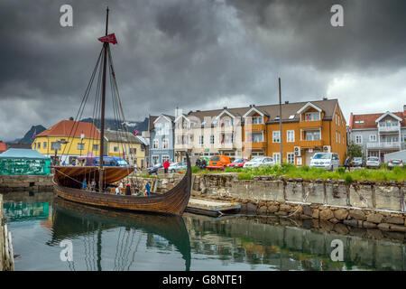 Lofotr (lang-Wikingerschiff) Wiederaufbau Lofotr Viking Museum, Kabelvag, Lofoten Inseln, Norwegen Stockfoto