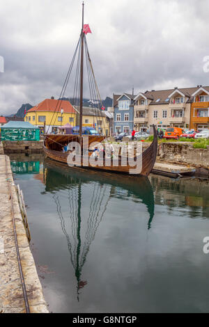 Lofotr (lang-Wikingerschiff) Wiederaufbau Lofotr Viking Museum, Kabelvag, Lofoten Inseln, Norwegen Stockfoto