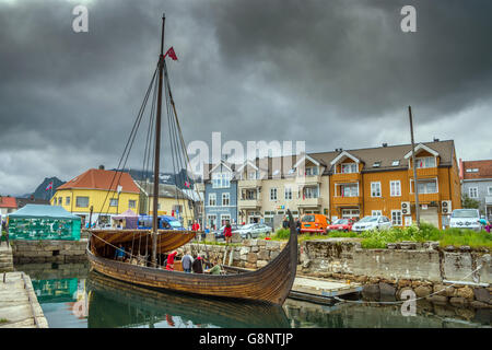 Lofotr (lang-Wikingerschiff) Wiederaufbau Lofotr Viking Museum, Kabelvag, Lofoten Inseln, Norwegen Stockfoto