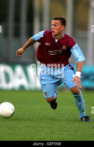 Fußball - freundlich - ADO Den Haag / West Ham United - Zuiderpark Stadium. Mark Noble, West Ham United Stockfoto