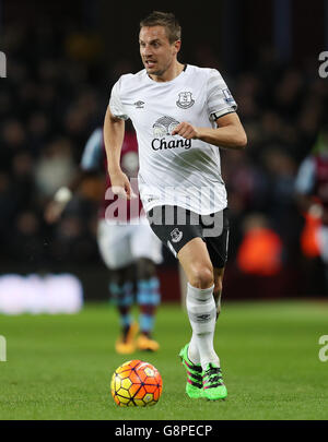 Aston Villa gegen Everton - Barclays Premier League - Villa Park. Evertons Phil Jagielka während des Spiels der Barclays Premier League in Villa Park, Birmingham. Stockfoto