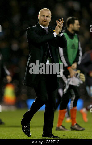 Fulham gegen Burnley - Sky Bet Championship - Craven Cottage. Burnley-Manager Sean Dyche feiert Stockfoto