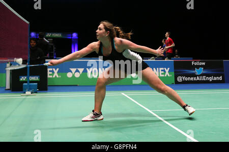 Die Engländerin Victoria Williams in Aktion während ihres Doppelspiels am ersten Tag der YONEX All England Open Badminton Championships in der Barclaycard Arena in Birmingham. Stockfoto