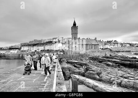 Bickford-Smith Institute Porthleven Hafen Cornwall England UK Stockfoto