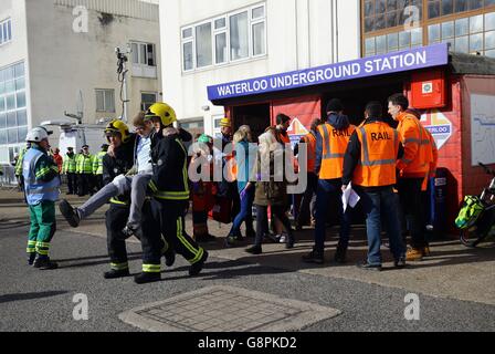 Übung Unified Response, eine Notfallschulung, beginnt am Littlebrook Power Station in Dartford, Kent. Stockfoto