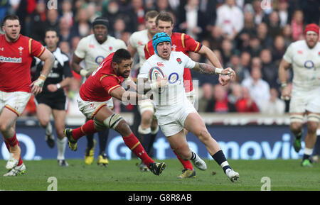 Der englische Jack Nowell in Aktion während des RBS Six Nations-Spiels 2016 im Twickenham Stadium, London. Stockfoto