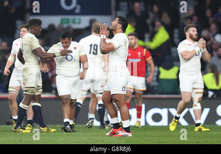 England gegen Wales - 2016 RBS Six Nations - Twickenham Stadium. Der englische Manu Tuilagi feiert nach dem Spiel nach dem RBS Six Nations-Spiel 2016 im Twickenham Stadium, London. Stockfoto