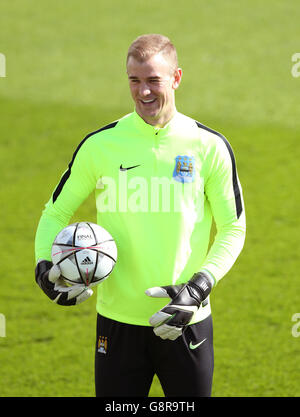 Manchester City gegen Dynamo Kiew - UEFA Champions League - sechzehntes Finale - zweite Etappe - Manchester City Training Session - CI.... Joe Hart von Manchester City während eines Trainings an der City Football Academy, Manchester. Stockfoto