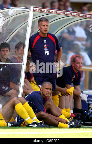 Fußball - freundlich - Cheltenham Town / Burnley - Whaddon Road. John ward, Stadtmanager Cheltenham Stockfoto