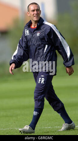 Die Rangers Fernando Ricksen während einer Trainingseinheit im Murray Park, Glasgow, Montag, 12. September 2005. Die Rangers treffen morgen Abend in der Champions League auf den FC Porto. DRÜCKEN SIE VERBANDSFOTO. Der Bildnachweis sollte lauten: Danny Lawson/PA. Stockfoto