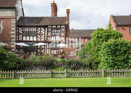 Albright Hussey Manor Hotel alte Tudor zeigt zum Teil mit Fachwerk Struktur Stockfoto