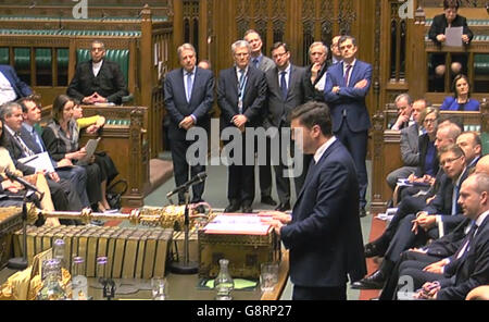 Der neue Staatssekretär für Arbeit und Pensionen Stephen Crabb spricht im Unterhaus in London. Stockfoto