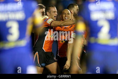 Castleford Tigers V Leeds Rhinos - erste Utility Superliga - Mend-A-Schlauch-Dschungel Stockfoto