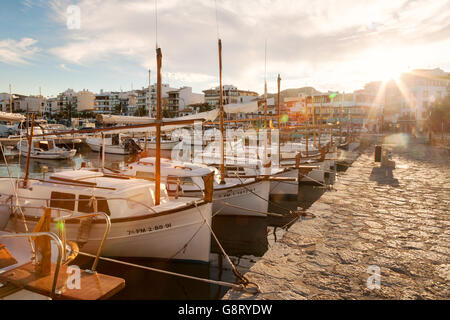 Traditionelle mallorquinische Fischerboote, Hafen von Puerto Pollensa, Puerto Pollensa, Norden Mallorca (Mallorca), Spanien, Europa Stockfoto