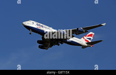 Ein G-CIVP British Airways Boeing 747-436 Flugzeug mit der Registrierung G-CIVP landet in Heathrow Stockfoto