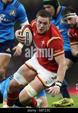 Wales' Dan Lydiate während des RBS Six Nations-Spiels 2016 im Fürstentum Stadium, Cardiff. Stockfoto