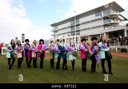 2016 Cheltenham Festival - Ladies Day - Cheltenham Racecourse Stockfoto