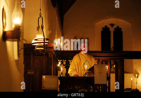 Der Erzbischof von Canterbury, der Most Rev Justin Welby, hält seine Predigt während des Ostergottesdienstes in der St. Thomas the Apostle Church in Harty, Kent. Stockfoto