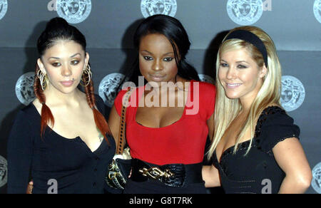 Die Sugababes kommen für den Relaunch von Versace Sloane Street Boutique in der Londoner Montag, 19. September 2005. PRESSEVERBAND Foto. Bildnachweis sollte lauten: Steve Parsons/PA Stockfoto