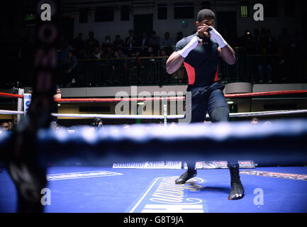 Anthony Joshua und Charles Martin Public Workout - York Hall Stockfoto