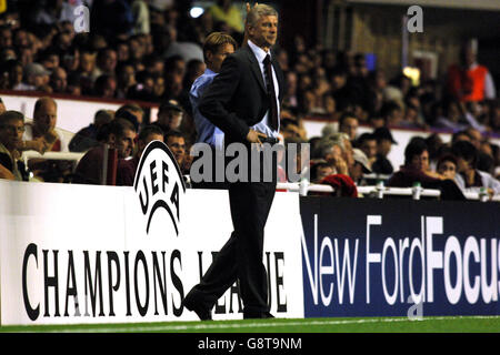 Fußball - UEFA Champions League - Gruppe B - Arsenal / FC Thun - Highbury. Arsenal-Coach Arsene Wenger Stockfoto