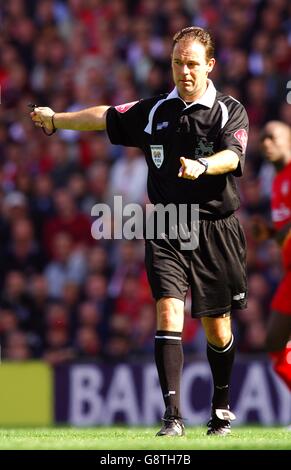 Fußball - FA Barclays Premiership - Liverpool / Manchester United - Anfield. Rob Styles, Schiedsrichter Stockfoto