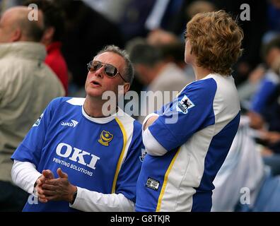 Fußball - FA Barclays Premiership - Portsmouth / Birmingham City - Fratton Park. Portsmouth-Fans Stockfoto