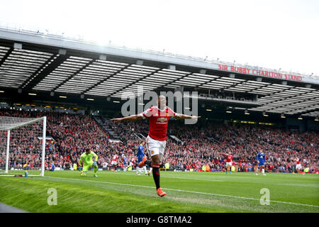 Anthony Martial von Manchester United feiert sein erstes Tor im Spiel der Barclays Premier League in Old Trafford, Manchester. Stockfoto